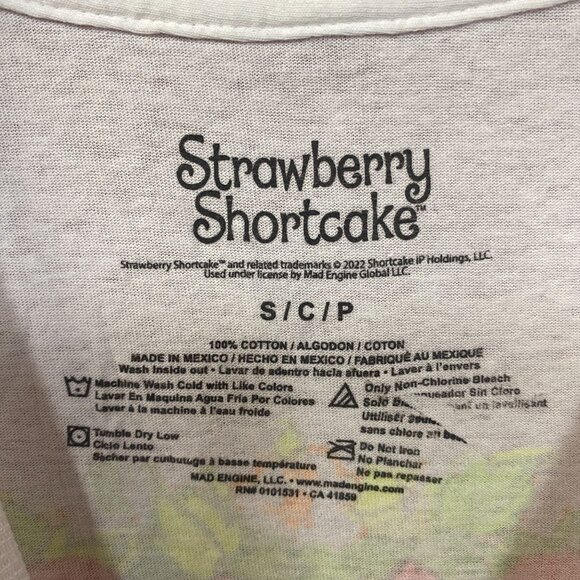 Strawberry Shortcake Berry Sunny House Graphic T-Shirt Small - Picture 5 of 5